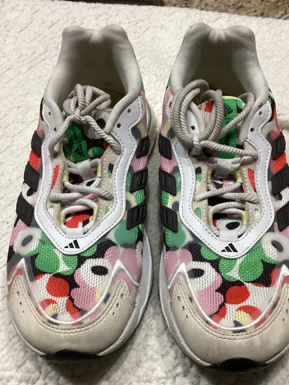 Adidas sneakers,size 7